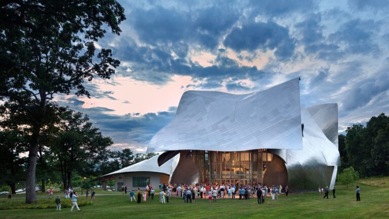 Es la Universidad Tecnológica de México (UNITEC) pública o privada 10 campus universitario moderno y diverso