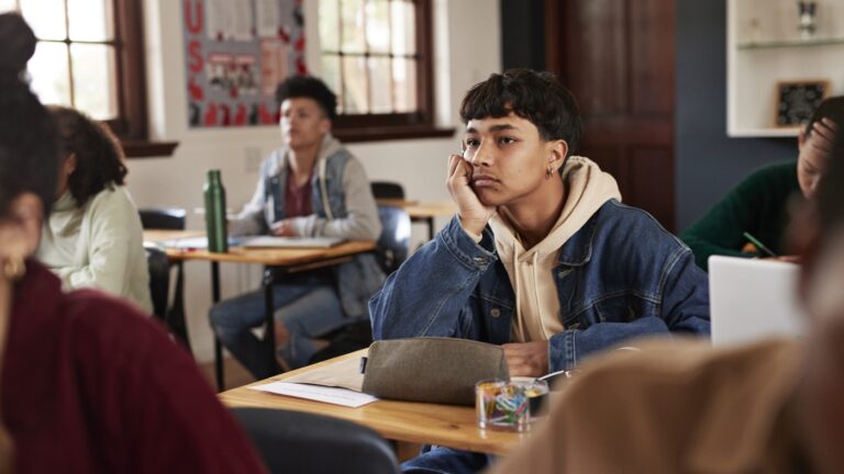 Es mejor estudiar una licenciatura o una ingeniería para tu futuro