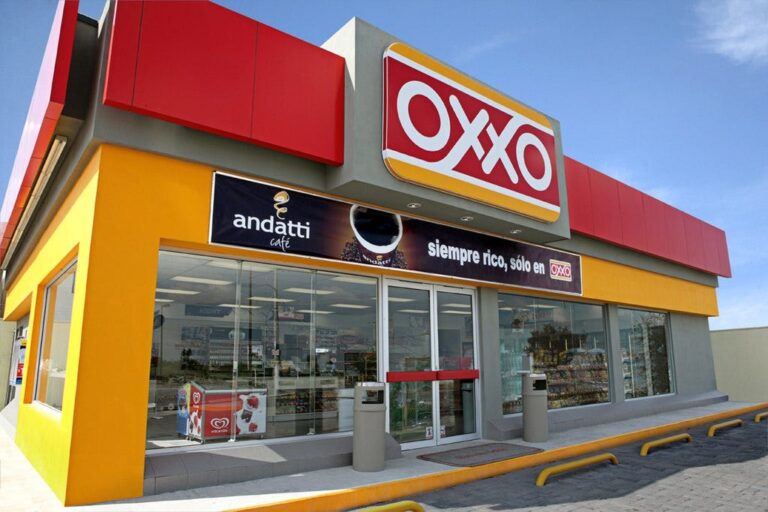 tienda oxxo con productos destacados